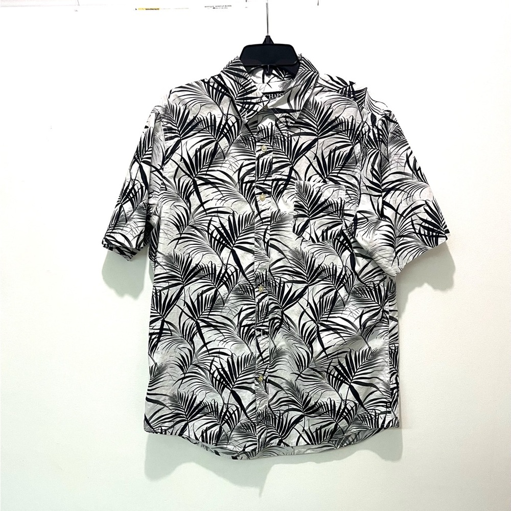 2/$20 - Chaps Black and White Tropical
Palm Leaf Pattern Men's Casual Shirt - L